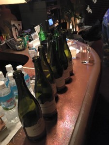 シャンパンを飲み干した竹井佑介
