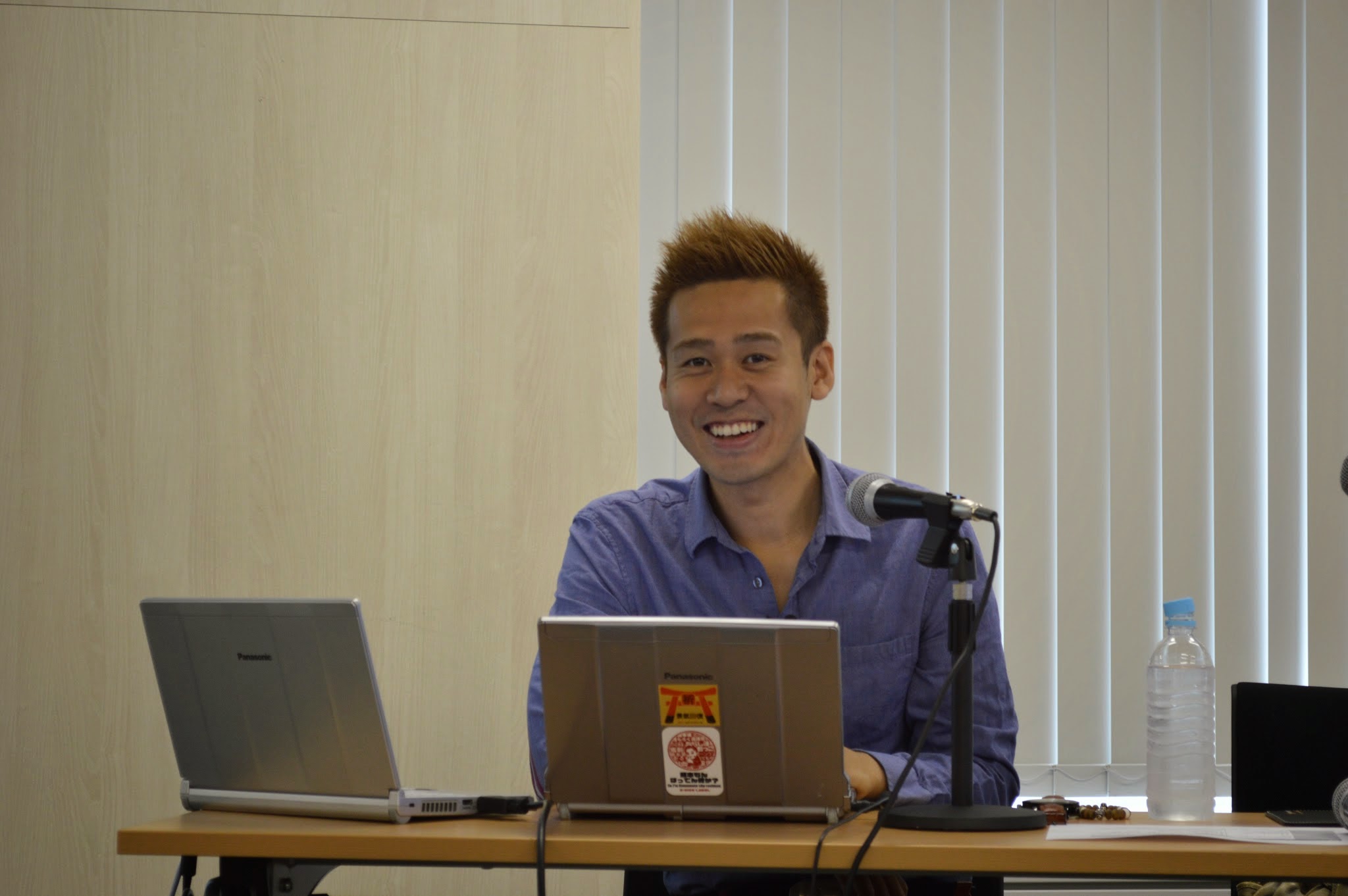 ライブトレードでFXを教える講師の竹井佑介