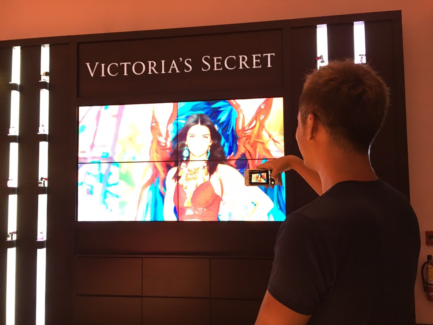 VICTORIA’S SECRET